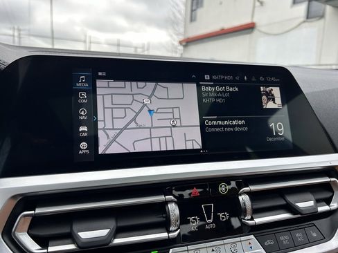 Used 2021 BMW 330e xDrive 330e xDrive w/ M Sport Package image 22