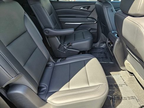 New 2026 Chevrolet Traverse LT w/ Driver Confidence Package FWD image 12