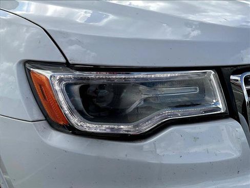 Used 2021 Jeep Grand Cherokee Overland AWD/4WD image 26