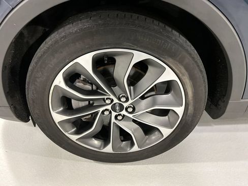 Used 2023 Lincoln Nautilus Reserve AWD/4WD image 8