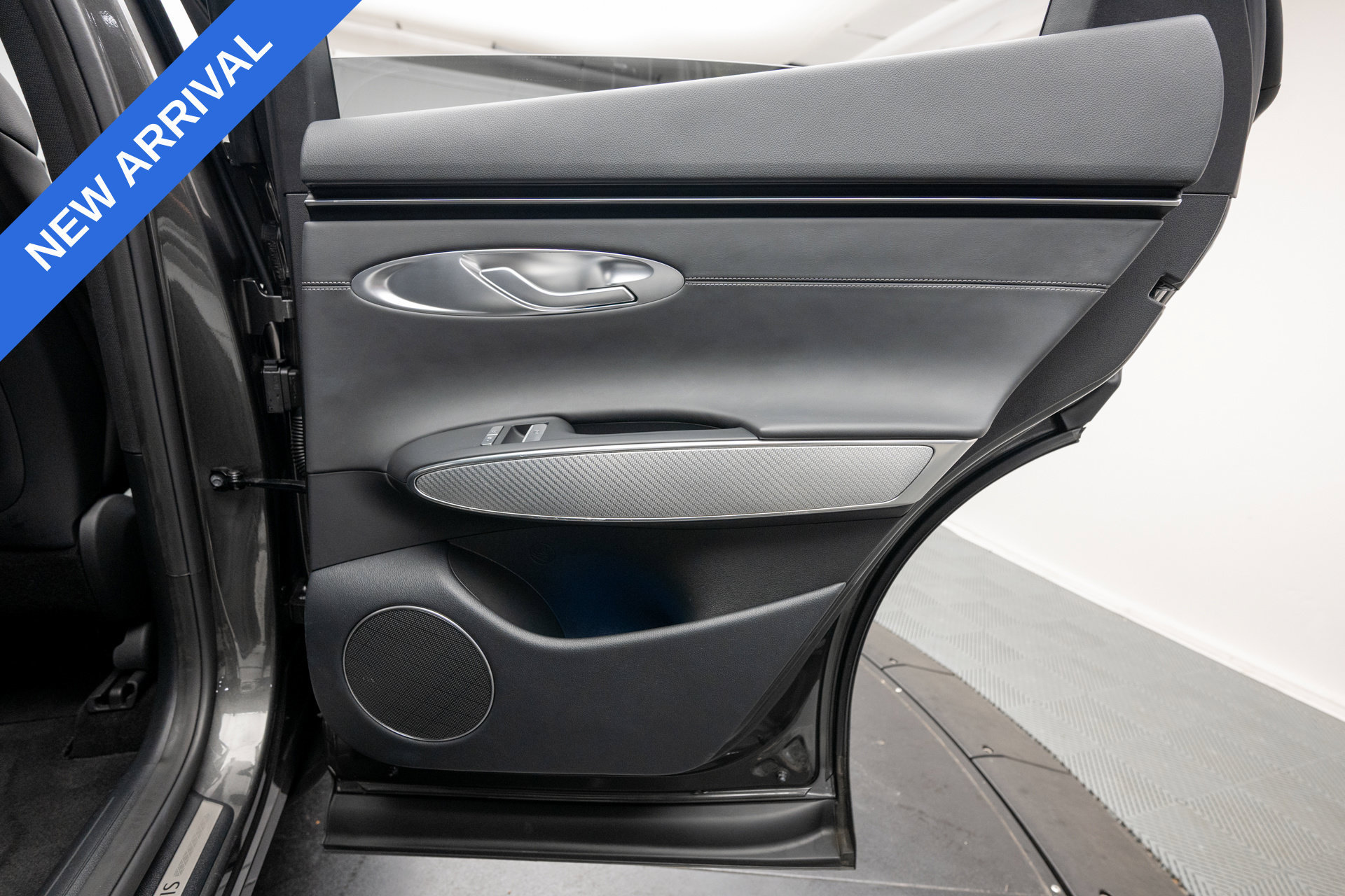 Used 2025 Genesis GV70 3.5T Sport AWD/4WD image 34