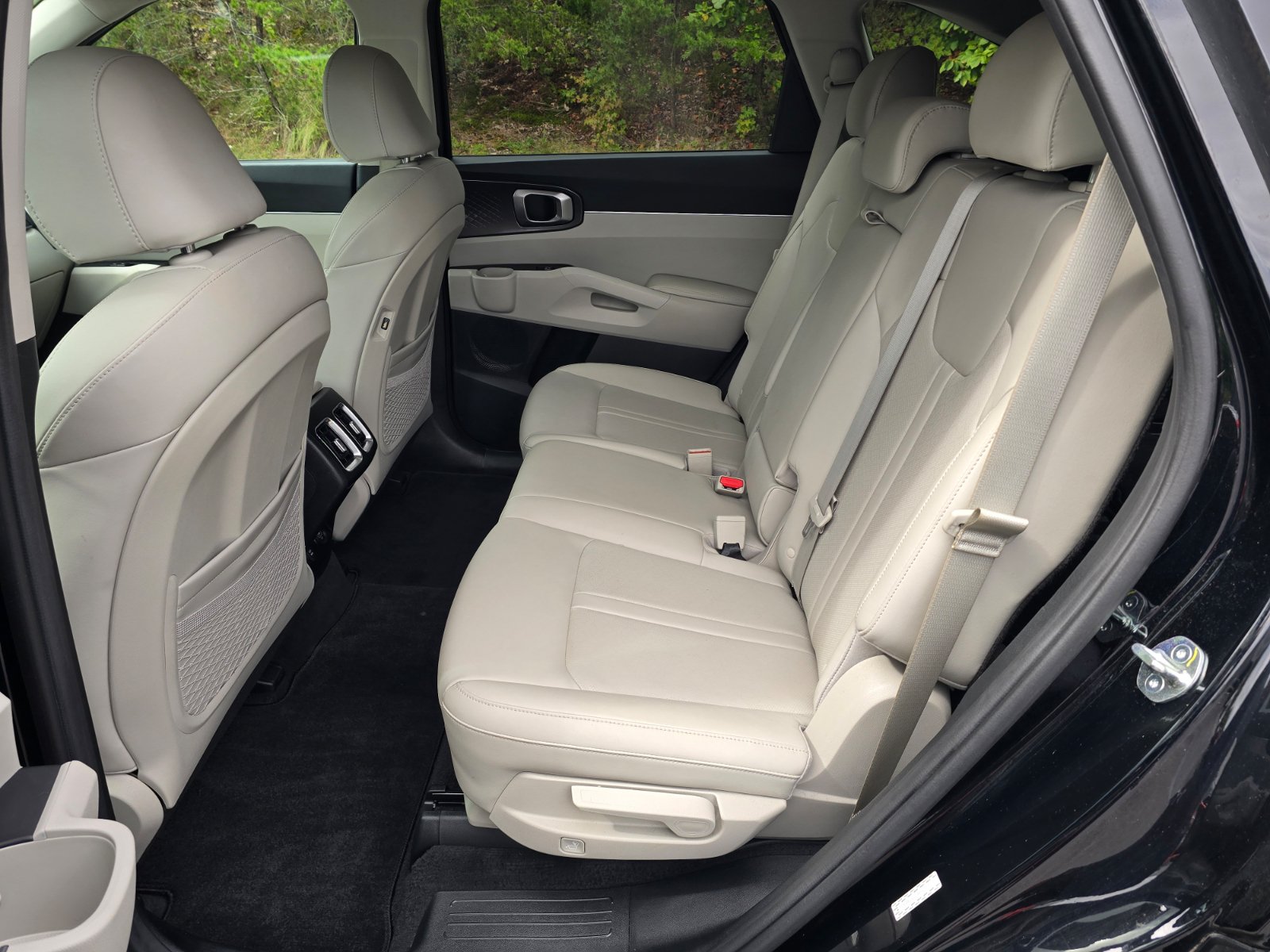 Used 2023 Kia Sorento S w/ Panoramic Sunroof Package FWD image 11