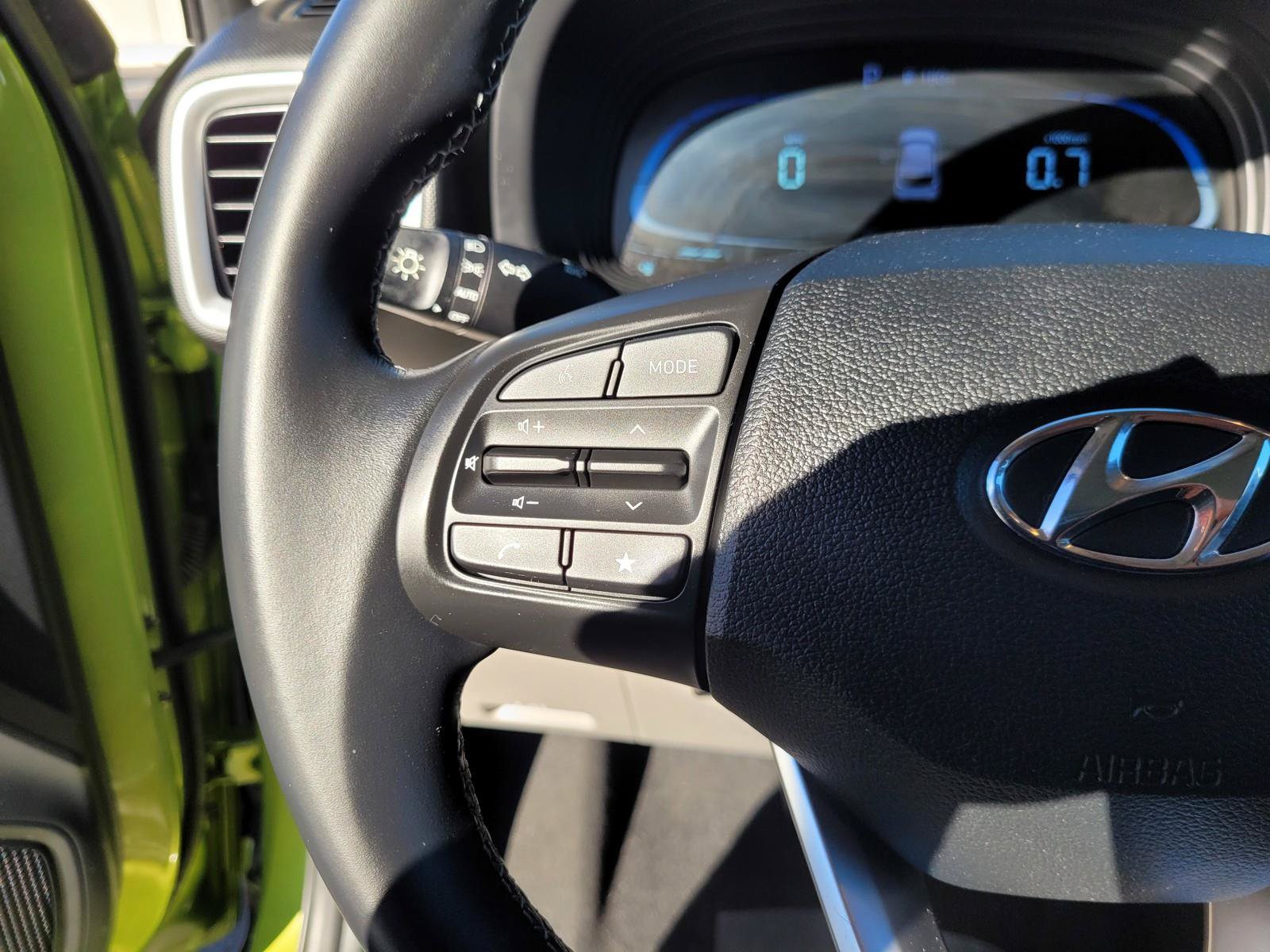 Used 2023 Hyundai Venue SEL FWD image 33