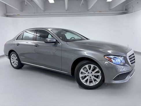 Used 2017 Mercedes-Benz E 300 4MATIC image 8