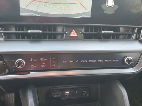 Certified 2024 Kia Sportage EX image 25