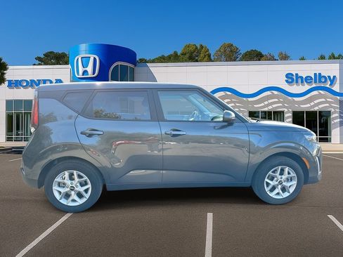 Used 2025 Kia Soul S image 9