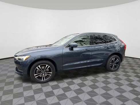 Used 2018 Volvo XC60 T6 Momentum w/ Convenience Package image 4