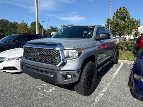Used 2019 Toyota Tundra SR5 w/ SR5 Upgrade Package AWD/4WD image 2