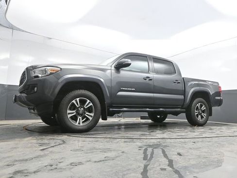 Used 2019 Toyota Tacoma TRD Sport image 26