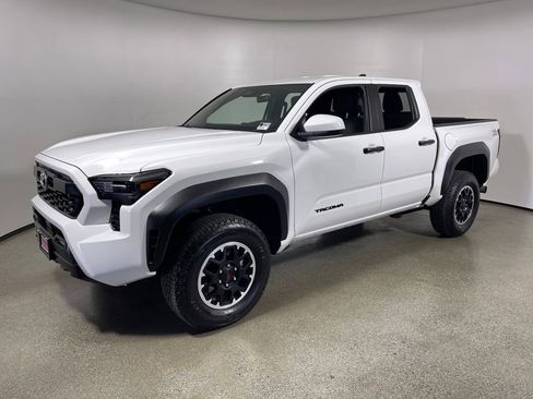 Certified 2025 Toyota Tacoma TRD Off-Road image 7