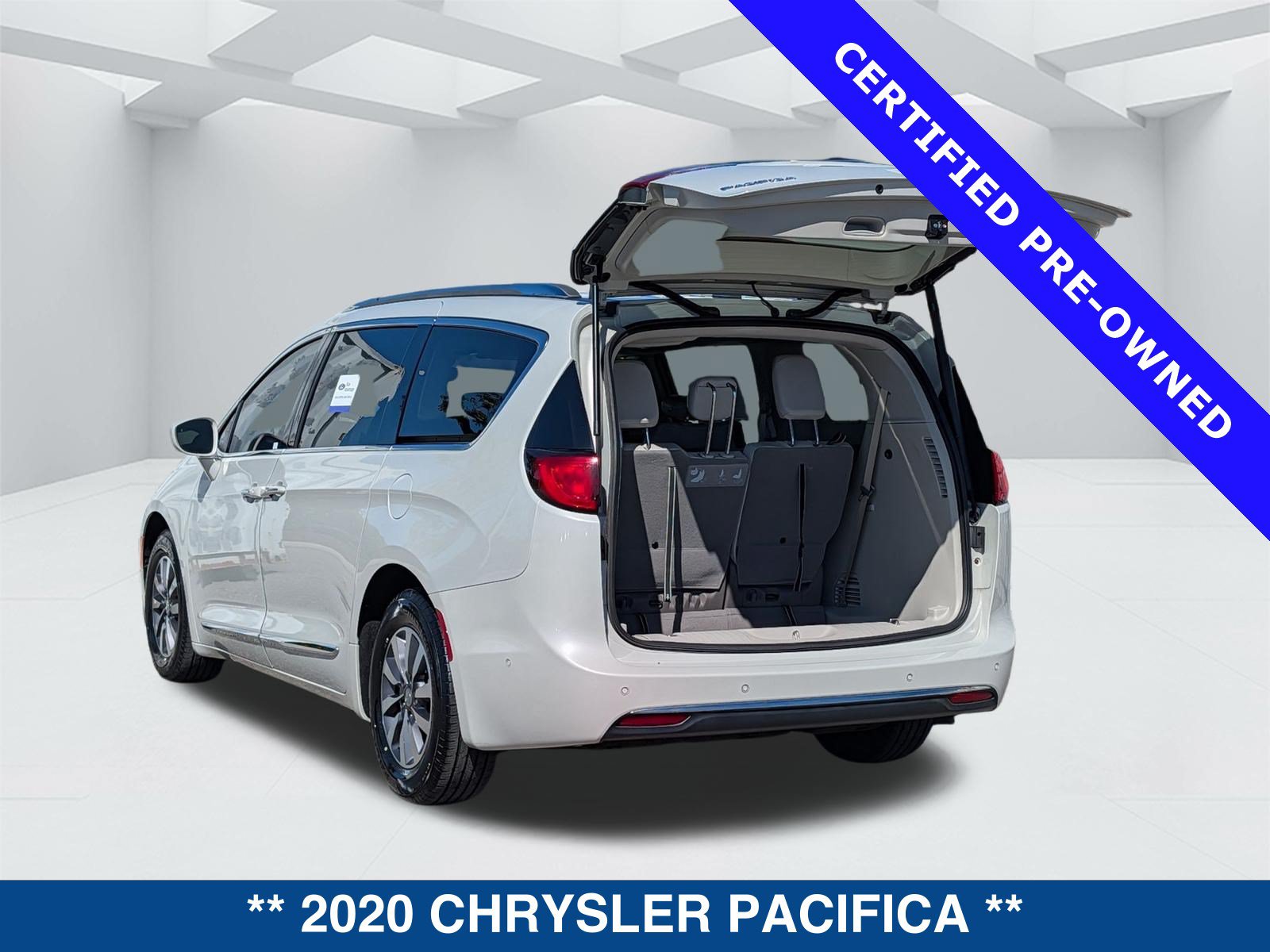 Used 2020 Chrysler Pacifica Touring-L Plus FWD image 14