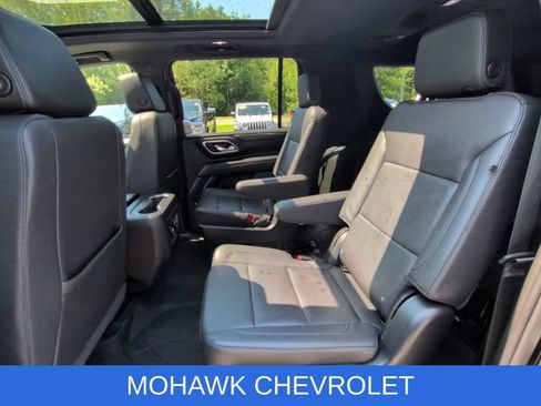 Used 2023 Chevrolet Suburban Z71 w/ Luxury Package AWD/4WD image 26