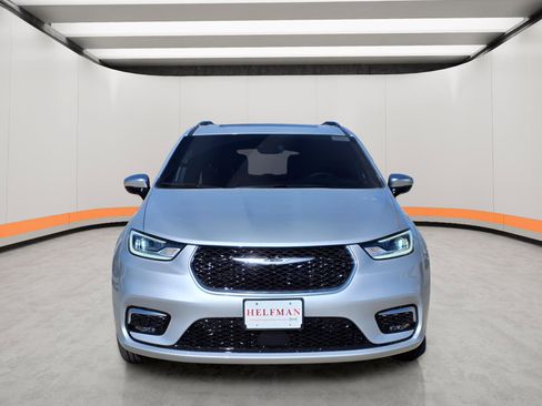 New 2026 Chrysler Pacifica Pinnacle image 2