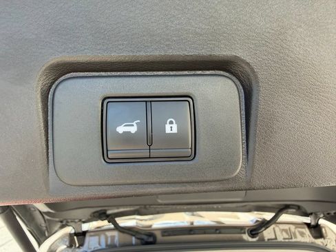 Used 2026 Nissan Rogue SV AWD/4WD image 27