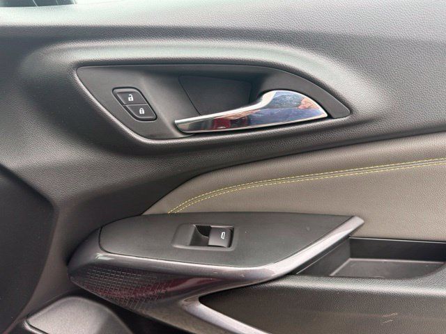 Used 2024 Chevrolet Trax ACTIV w/ Sunroof Package FWD image 18