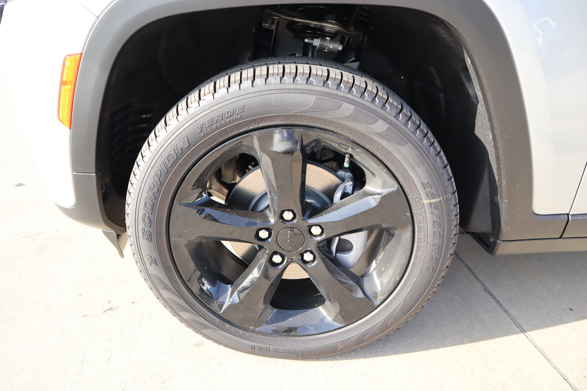 New 2026 Jeep Grand Cherokee Limited w/ Limited Altitude Package AWD/4WD image 19