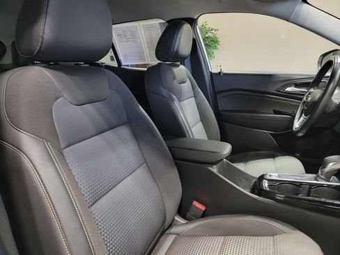 Used 2024 Chevrolet Trax LT w/ Driver Confidence Package FWD image 16