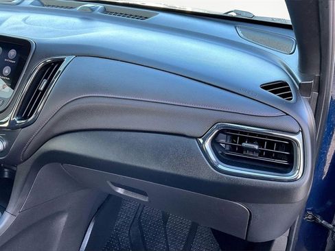 Used 2022 Chevrolet Equinox RS w/ Infotainment Package image 29