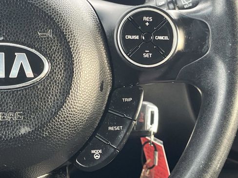 Used 2016 Kia Soul + image 31