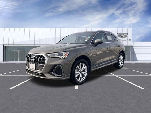 Used 2025 Audi Q3 2.0T Premium image 4