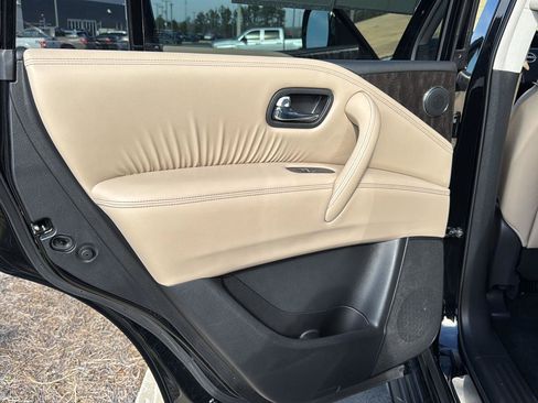 Used 2022 Nissan Armada Platinum image 15
