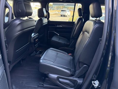 Used 2024 Jeep Wagoneer Series II image 21