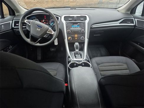 Used 2015 Ford Fusion SE image 10