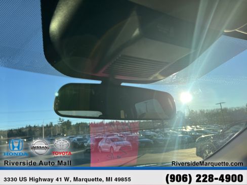 Used 2024 Nissan Rogue S image 19