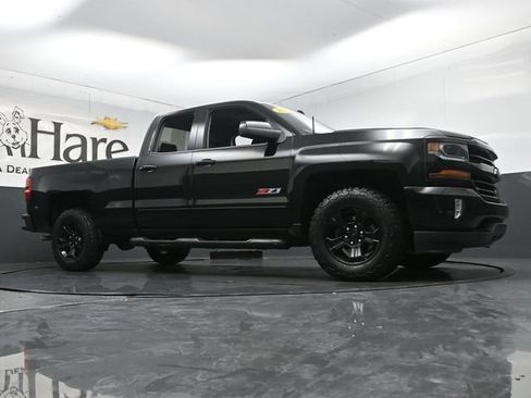 Used 2018 Chevrolet Silverado 1500 LT w/ Midnight Edition AWD/4WD image 2