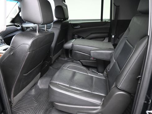 Used 2019 Chevrolet Suburban Premier AWD/4WD image 16