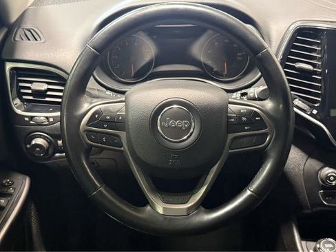 Used 2019 Jeep Cherokee Limited AWD/4WD image 16