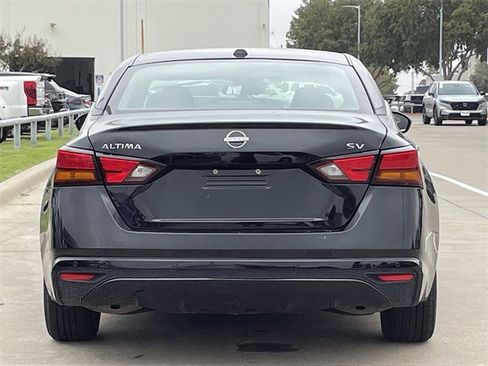 Used 2023 Nissan Altima 2.5 SV image 5