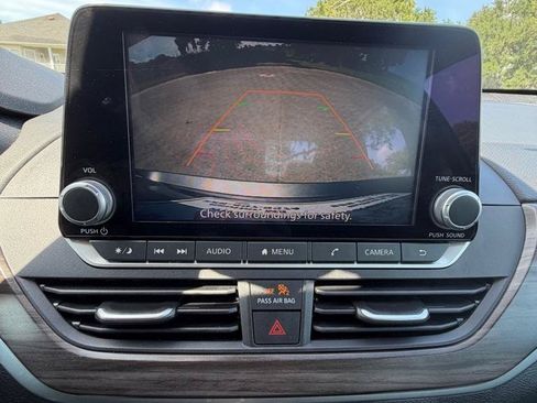 Used 2025 Nissan Altima 2.5 SV FWD image 28