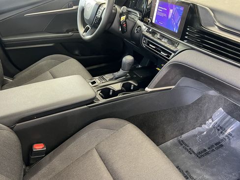 Used 2025 Toyota Camry LE w/ Convenience Package FWD image 16