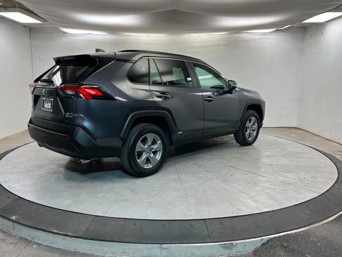 Used 2025 Toyota RAV4 XLE image 5