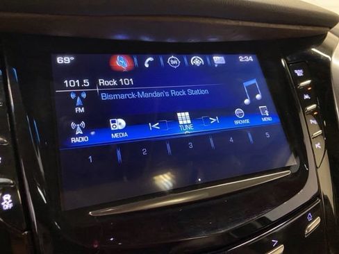 Used 2020 Cadillac Escalade Premium Luxury AWD/4WD image 7