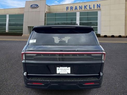 New 2026 Lincoln Navigator L Reserve AWD/4WD image 6