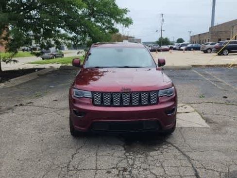 Used 2022 Jeep Grand Cherokee Laredo X AWD/4WD image 4
