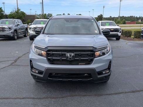 Used 2025 Honda Ridgeline Sport image 8