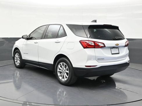 Used 2020 Chevrolet Equinox LS FWD image 3