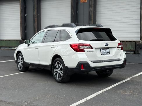 Used 2018 Subaru Outback 2.5i Limited AWD/4WD image 6