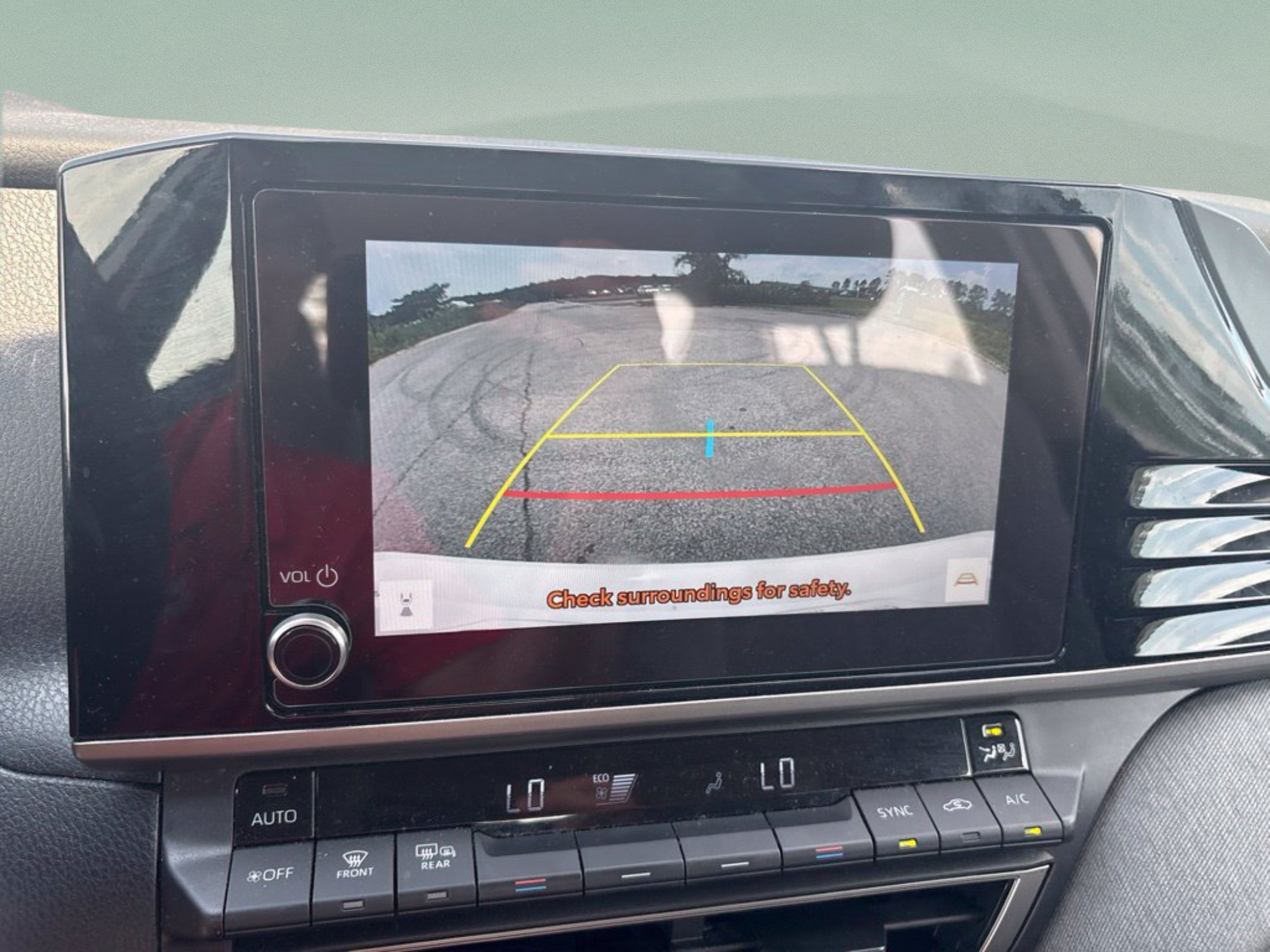 Used 2025 Toyota Camry LE FWD image 15