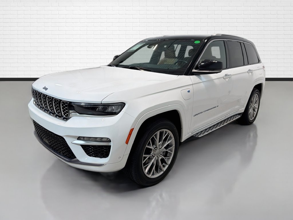 Used 2023 Jeep Grand Cherokee Summit w/ Luxury Tech Group V AWD/4WD image 5
