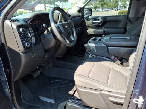 Used 2020 Chevrolet Silverado 1500 Custom w/ Custom Value Package AWD/4WD image 10