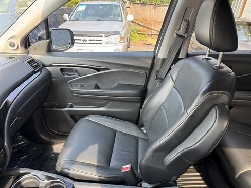 Used 2020 Honda Pilot Touring image 32