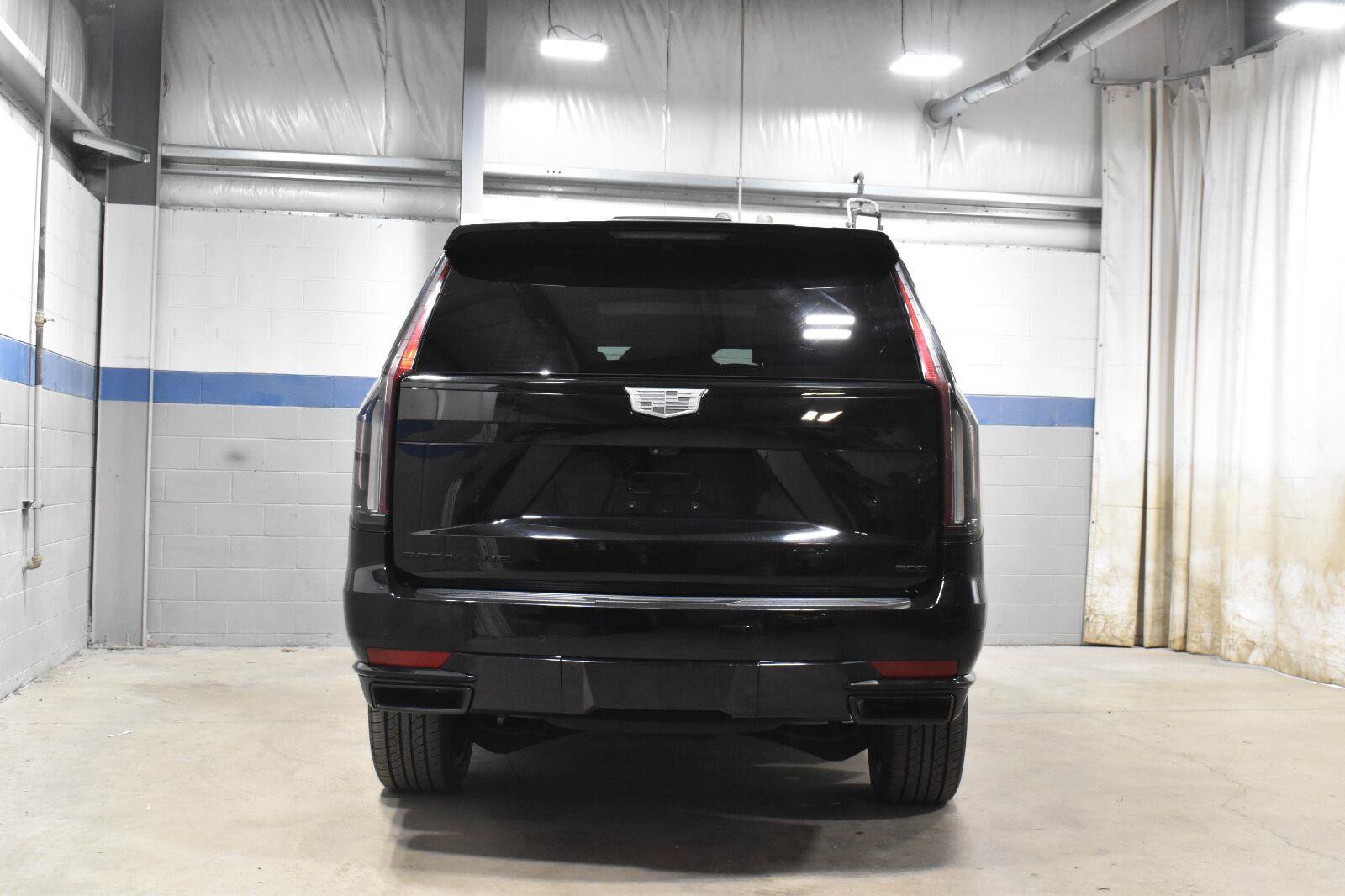 Used 2022 Cadillac Escalade ESV Sport w/ Touring Package AWD/4WD image 25