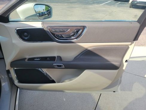 Used 2020 Lincoln Continental Reserve AWD/4WD image 27