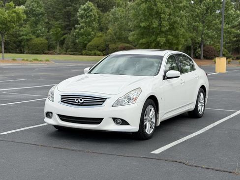 Used 2015 INFINITI Q40 AWD w/ Navigation Package image 3