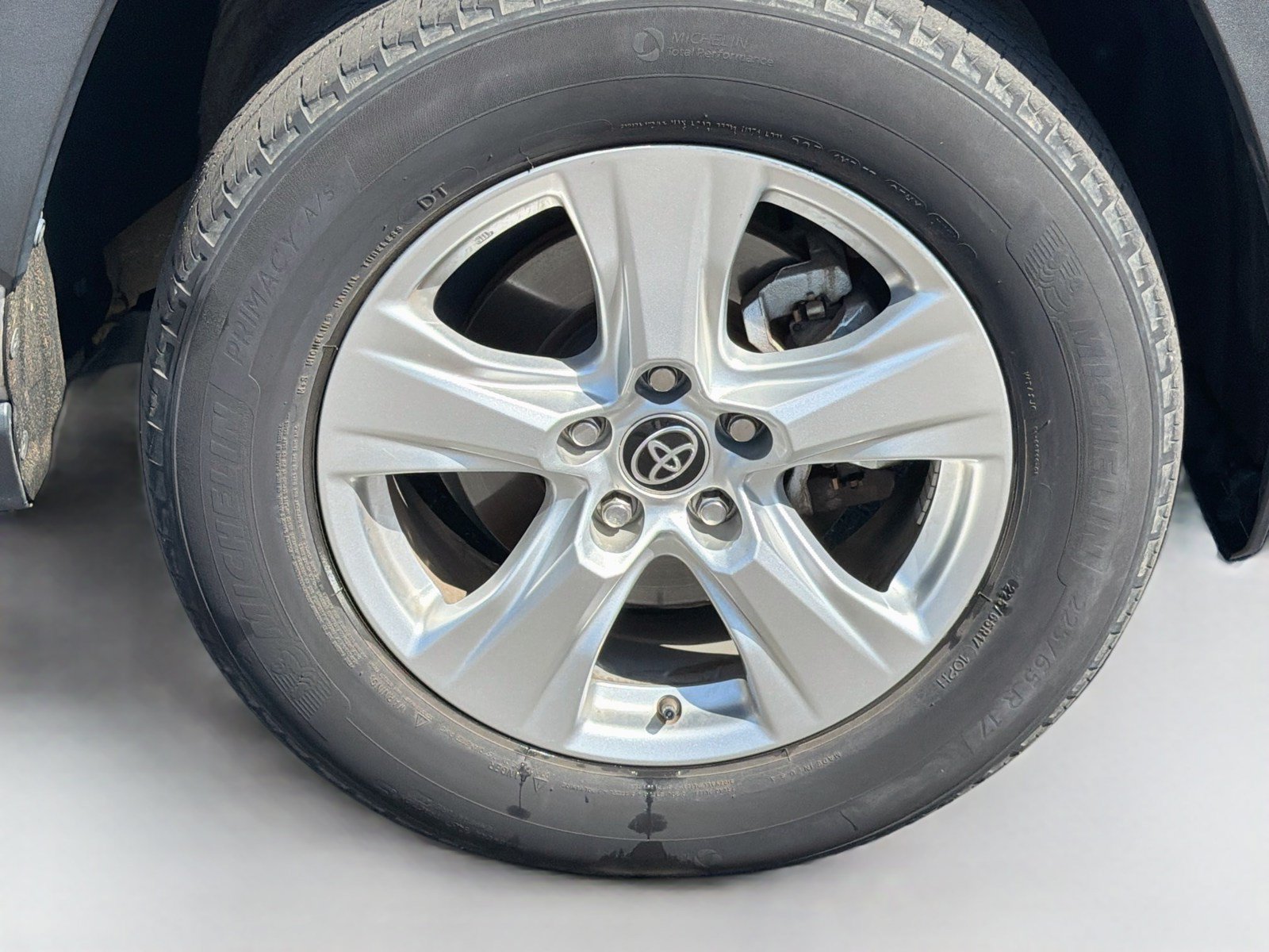 Used 2021 Toyota RAV4 XLE AWD/4WD image 9
