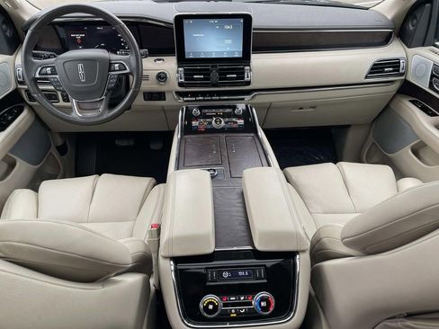 Used 2021 Lincoln Navigator L Reserve w/ Luxury Package image 16